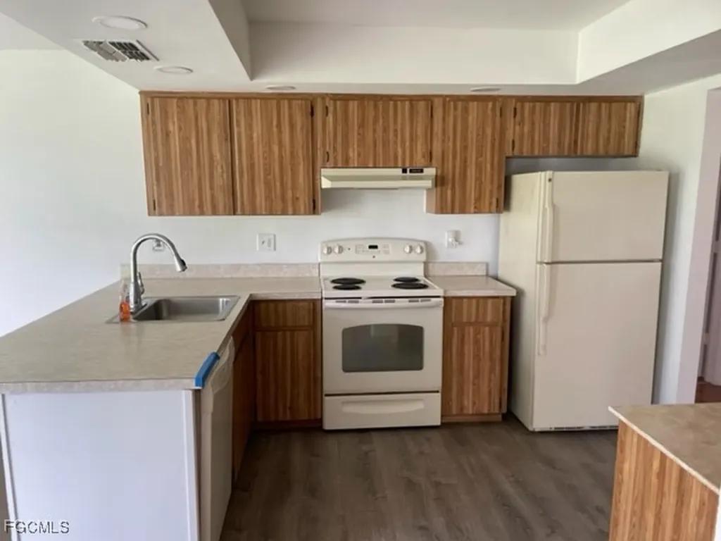 5367 Coral Avenue Cape Coral FL 33904