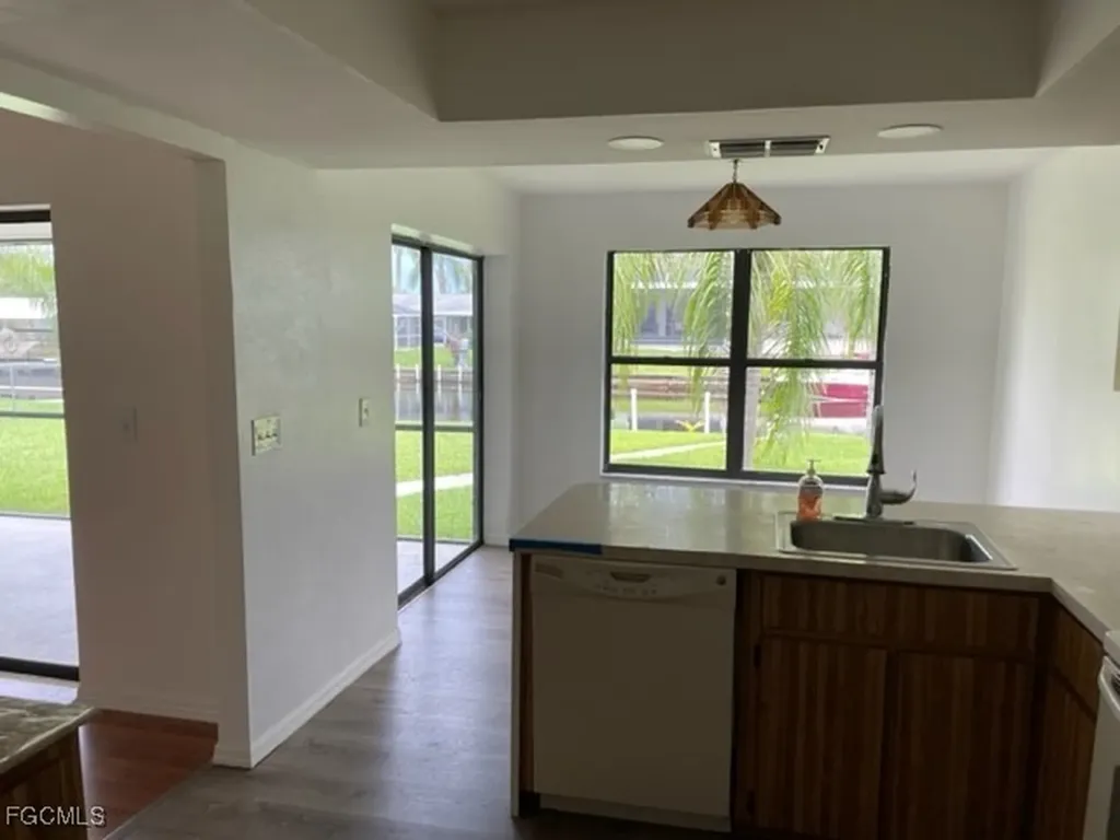 5367 Coral Avenue Cape Coral FL 33904