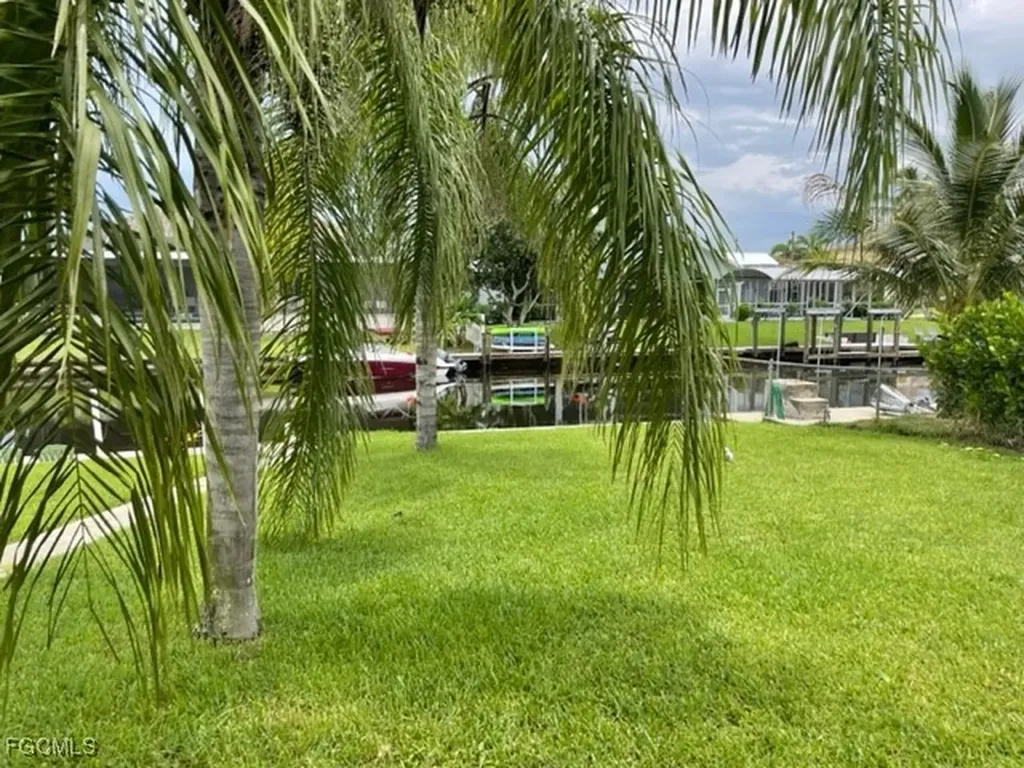 5367 Coral Avenue Cape Coral FL 33904