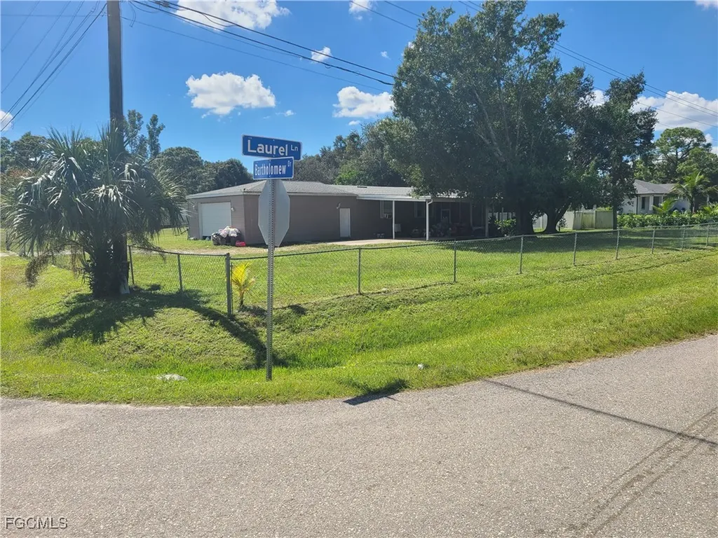 2463 Laurel Lane North Fort Myers FL 33917