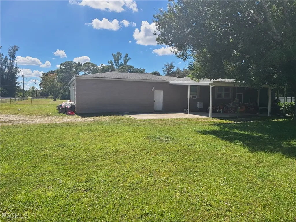 2463 Laurel Lane North Fort Myers FL 33917