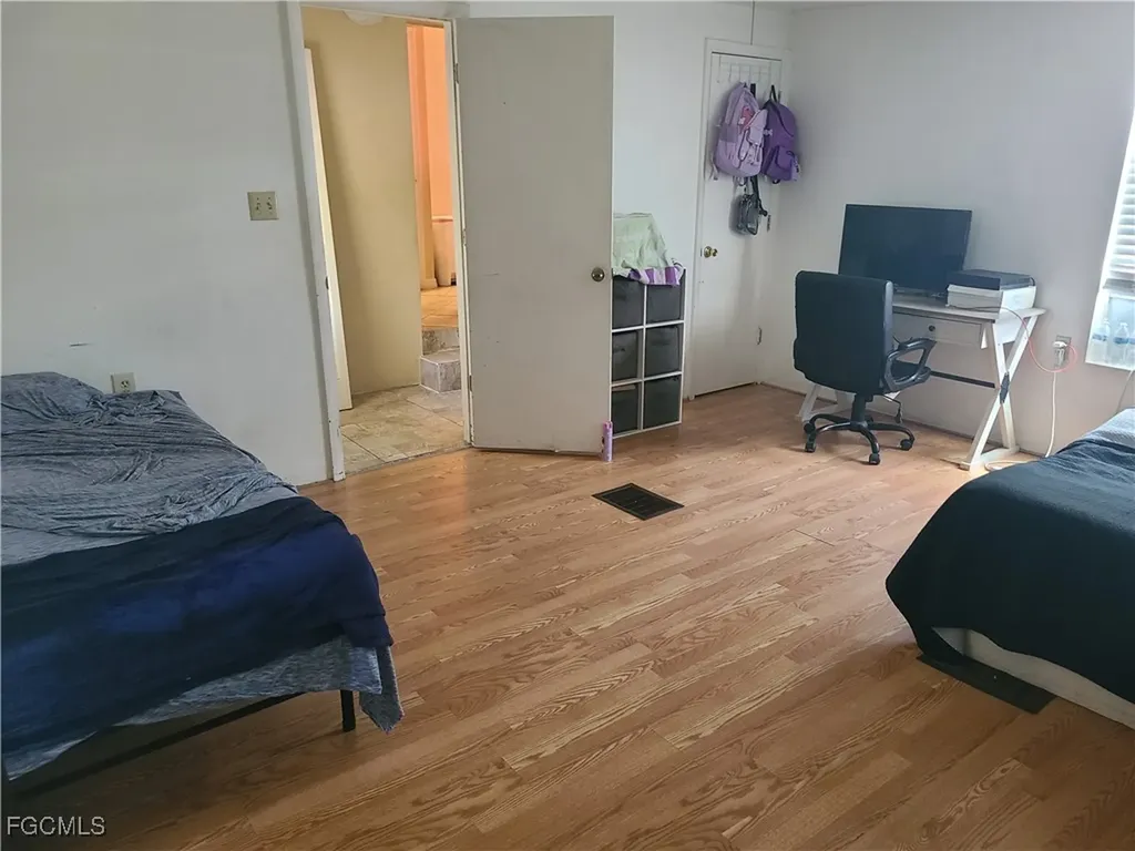 2463 Laurel Lane North Fort Myers FL 33917