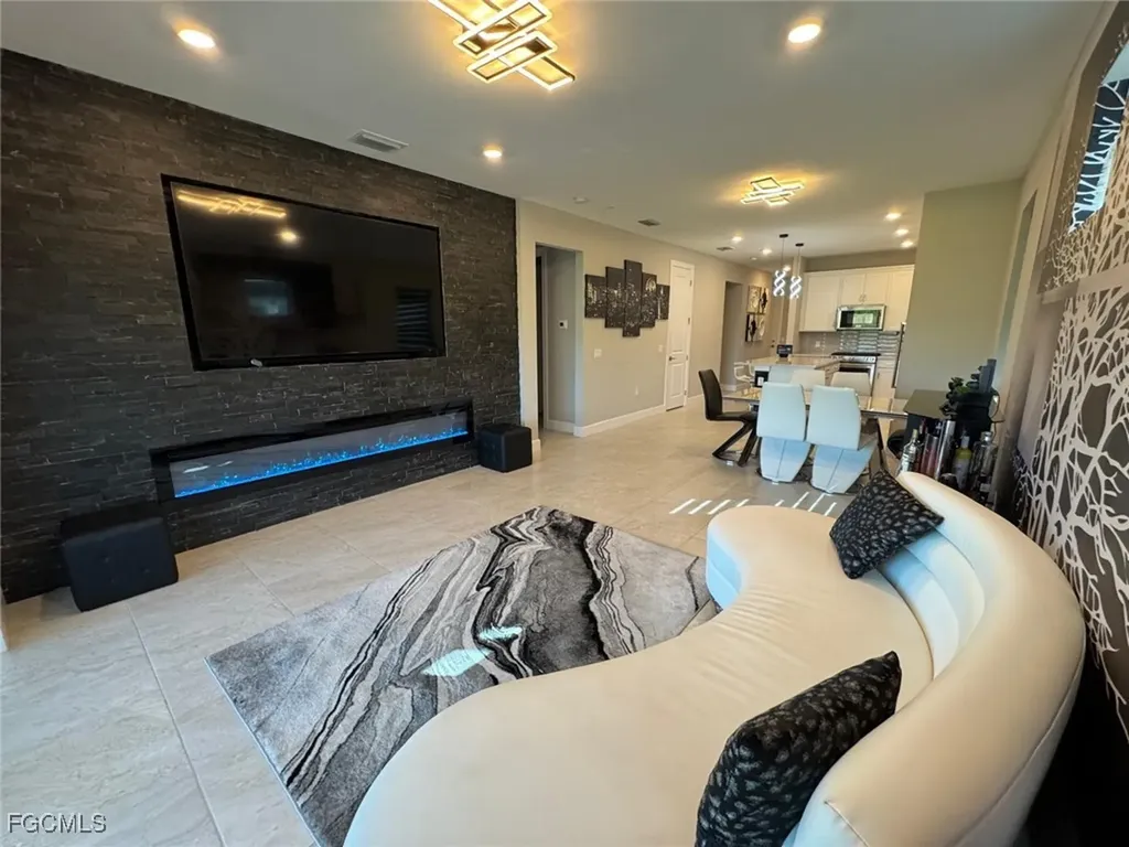 20036 Kingmont Drive Estero FL 33928