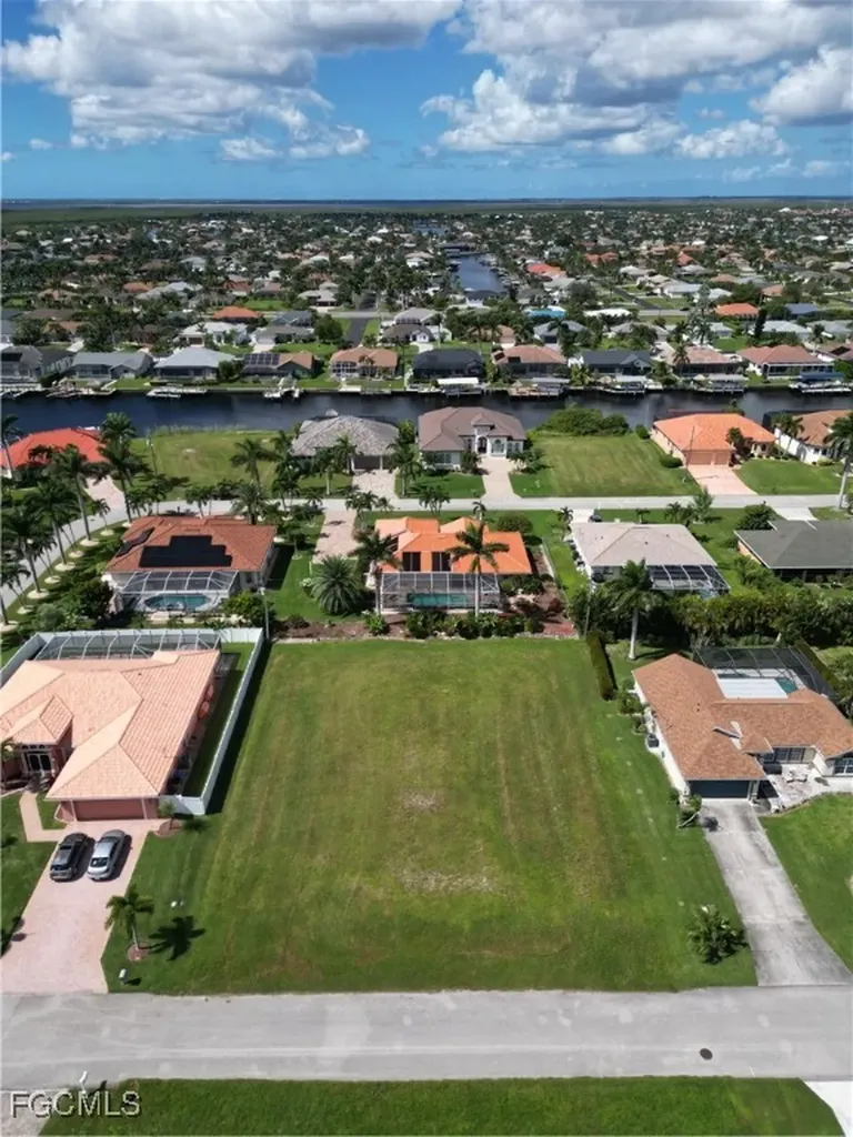 5304 SW 19th Place Cape Coral FL 33914