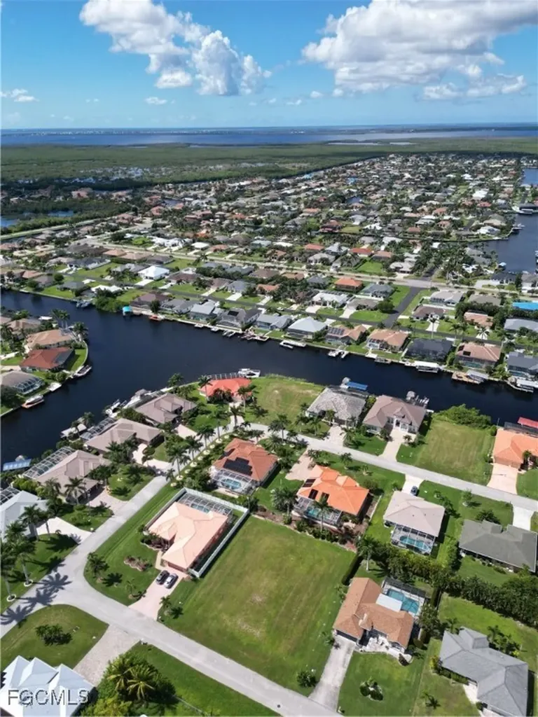 5304 SW 19th Place Cape Coral FL 33914