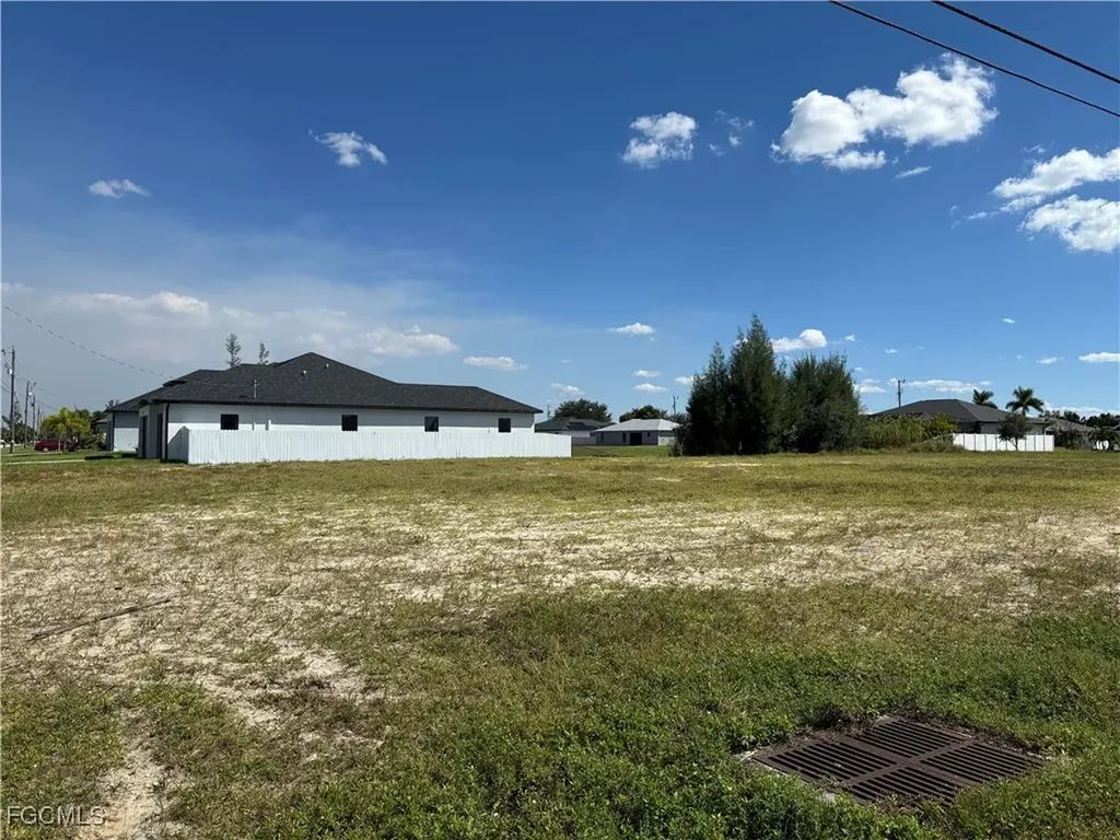 2805 SW 7th Place Cape Coral FL 33914