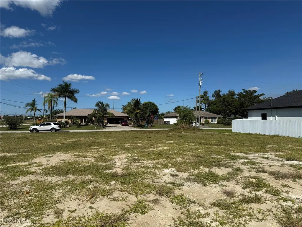 2805 SW 7th Place Cape Coral FL 33914