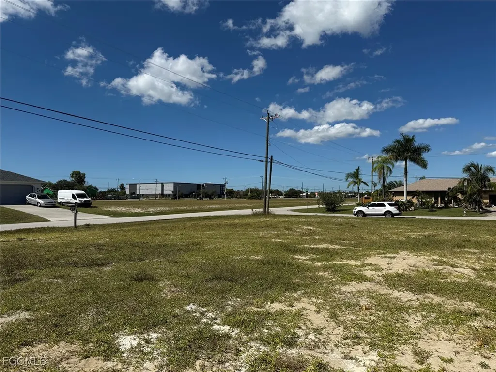 2805 SW 7th Place Cape Coral FL 33914
