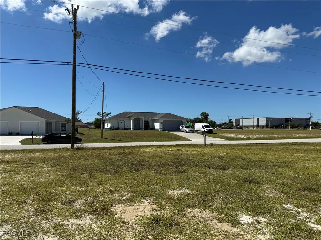 2805 SW 7th Place Cape Coral FL 33914