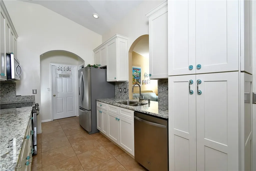 1306 SW 4th Place Cape Coral FL 33991