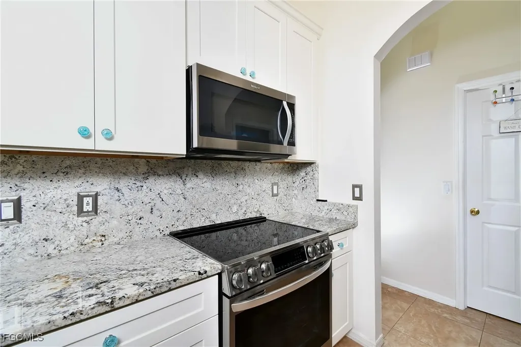 1306 SW 4th Place Cape Coral FL 33991
