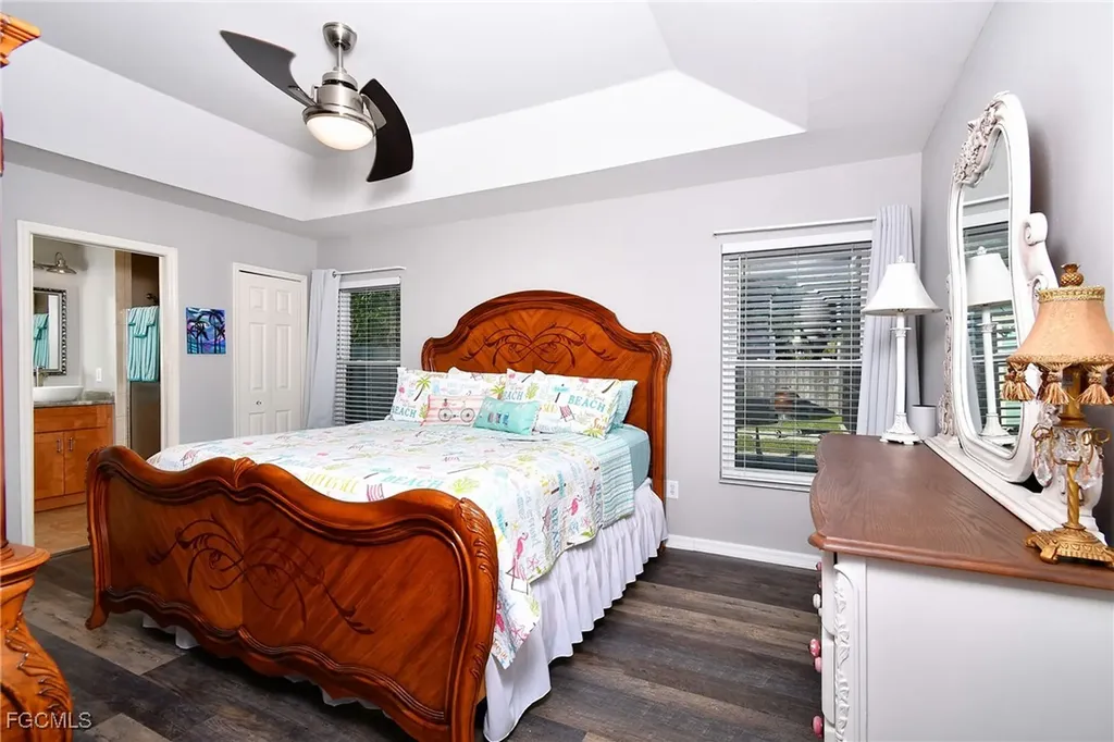 1306 SW 4th Place Cape Coral FL 33991