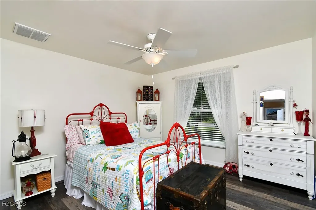 1306 SW 4th Place Cape Coral FL 33991