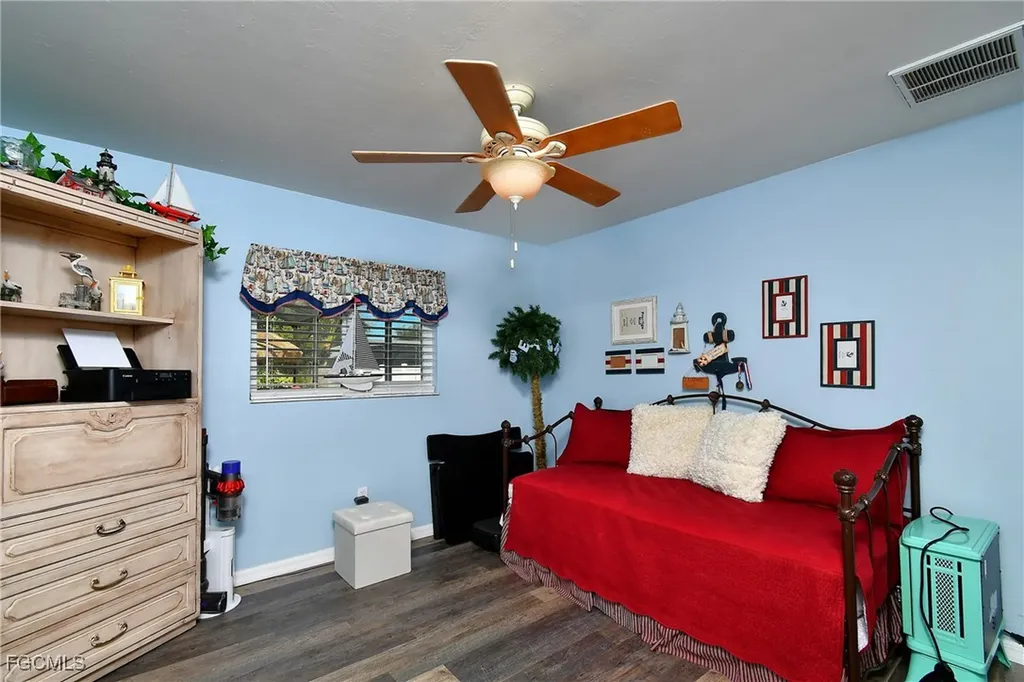 1306 SW 4th Place Cape Coral FL 33991