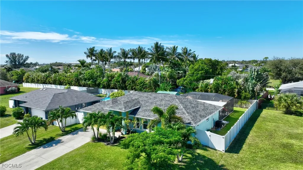 1306 SW 4th Place Cape Coral FL 33991