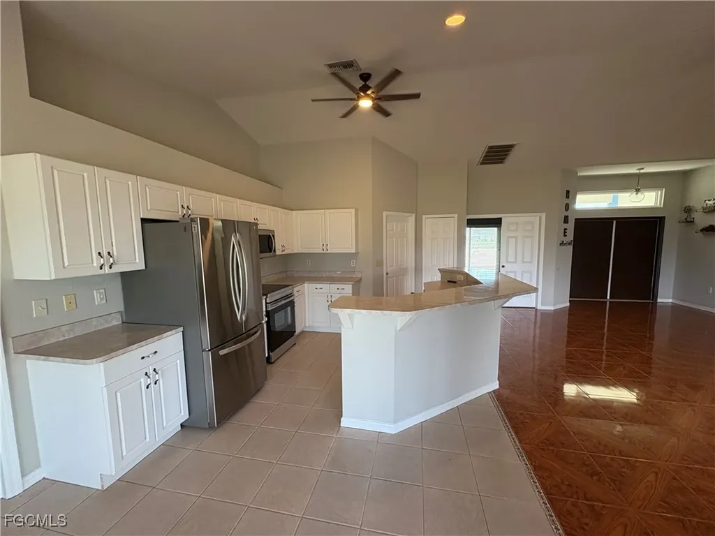1417 NE 4th Place Cape Coral FL 33909