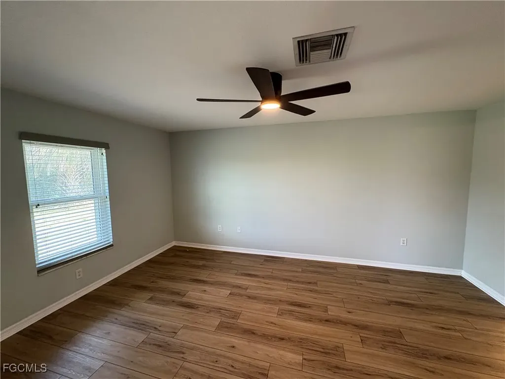 1417 NE 4th Place Cape Coral FL 33909