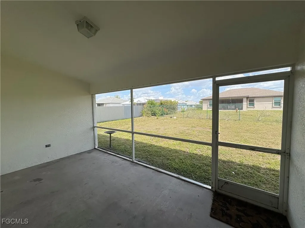 1417 NE 4th Place Cape Coral FL 33909