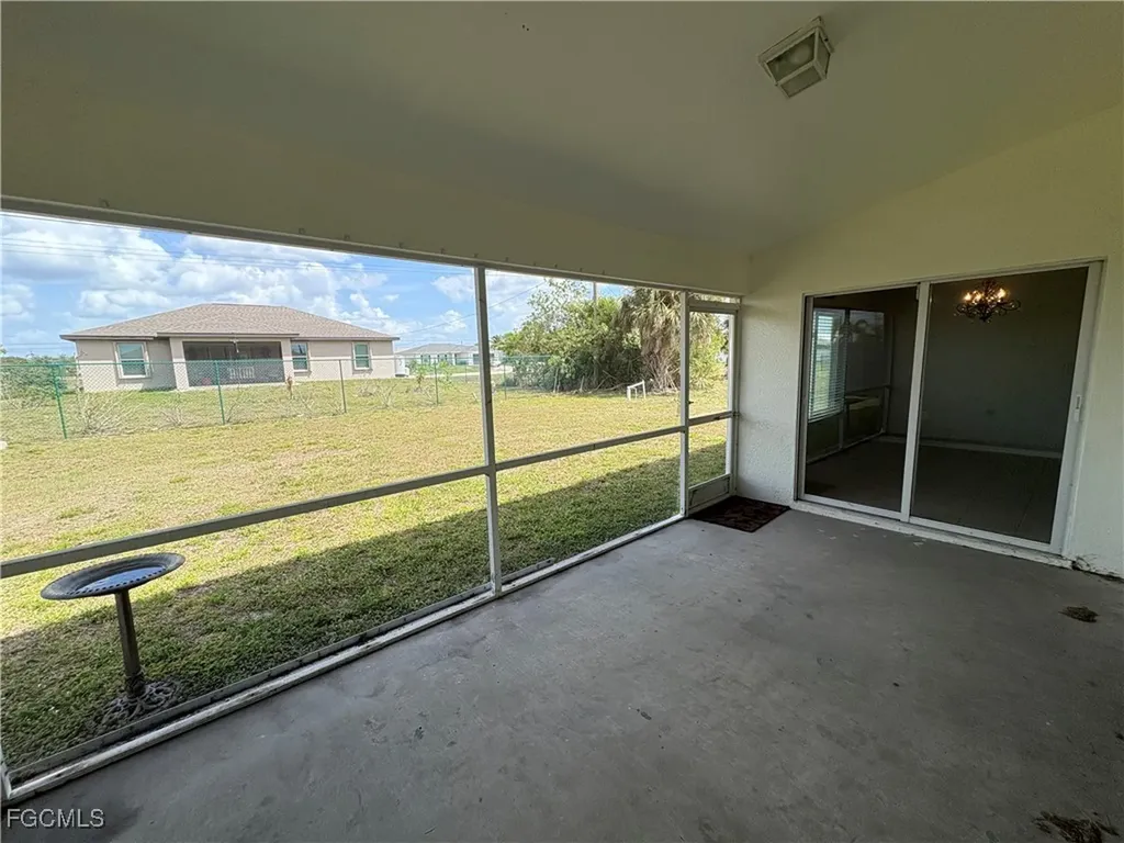 1417 NE 4th Place Cape Coral FL 33909