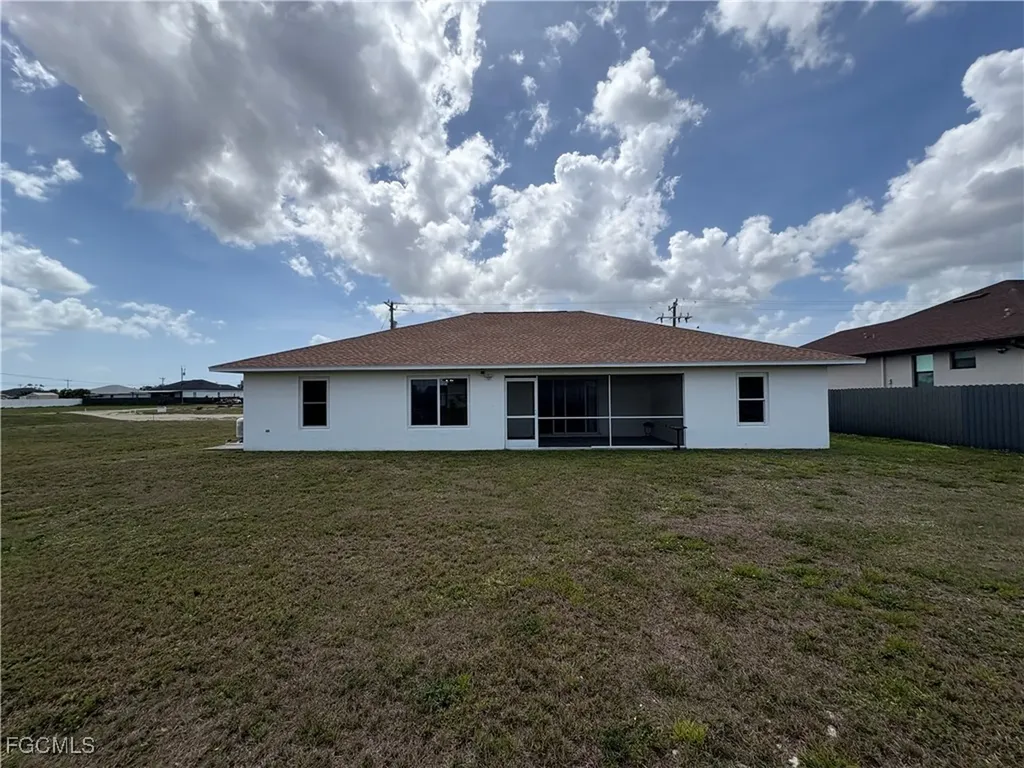 1417 NE 4th Place Cape Coral FL 33909