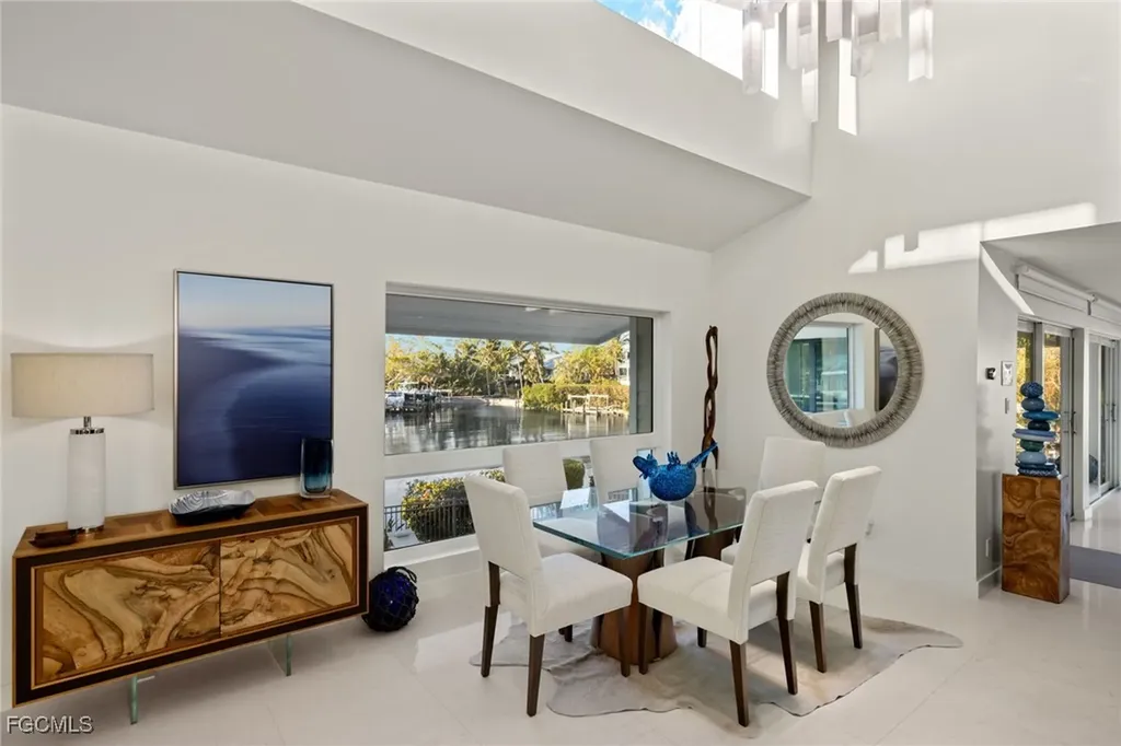 1290 Bay Drive Sanibel FL 33957