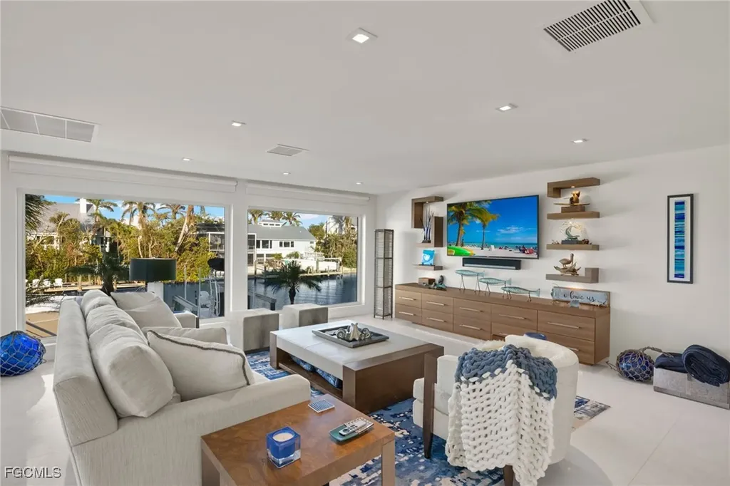 1290 Bay Drive Sanibel FL 33957