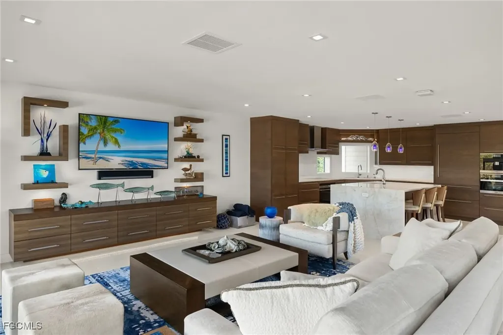 1290 Bay Drive Sanibel FL 33957