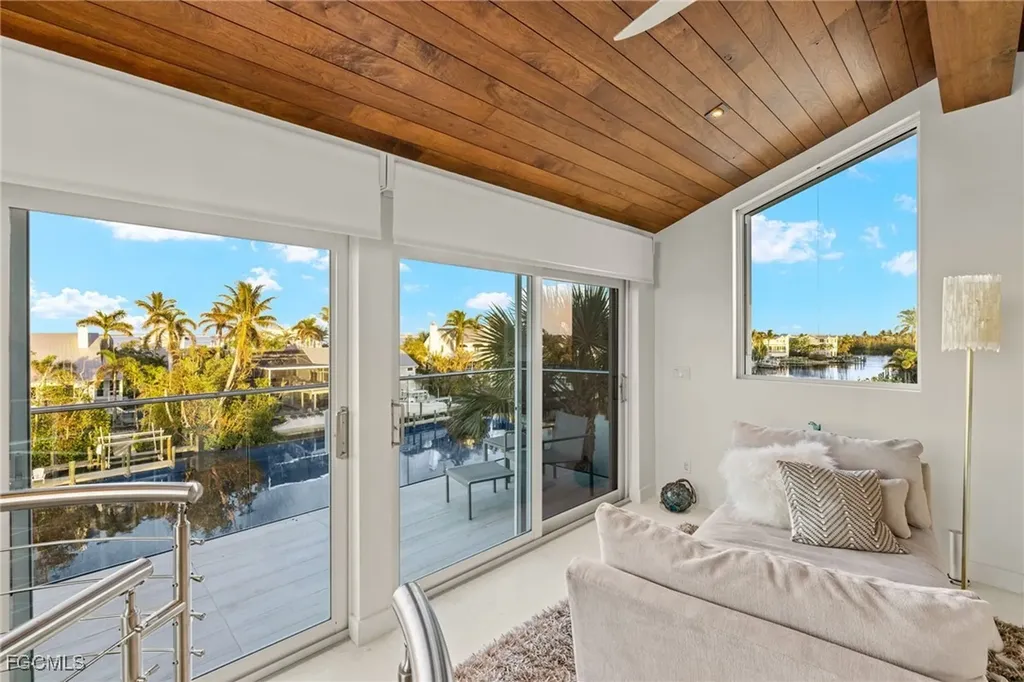 1290 Bay Drive Sanibel FL 33957