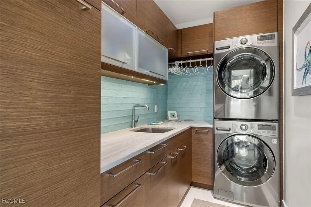 1290 Bay Drive Sanibel FL 33957