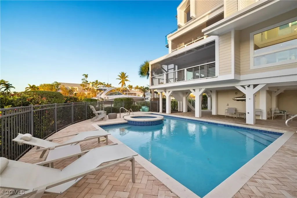 1290 Bay Drive Sanibel FL 33957