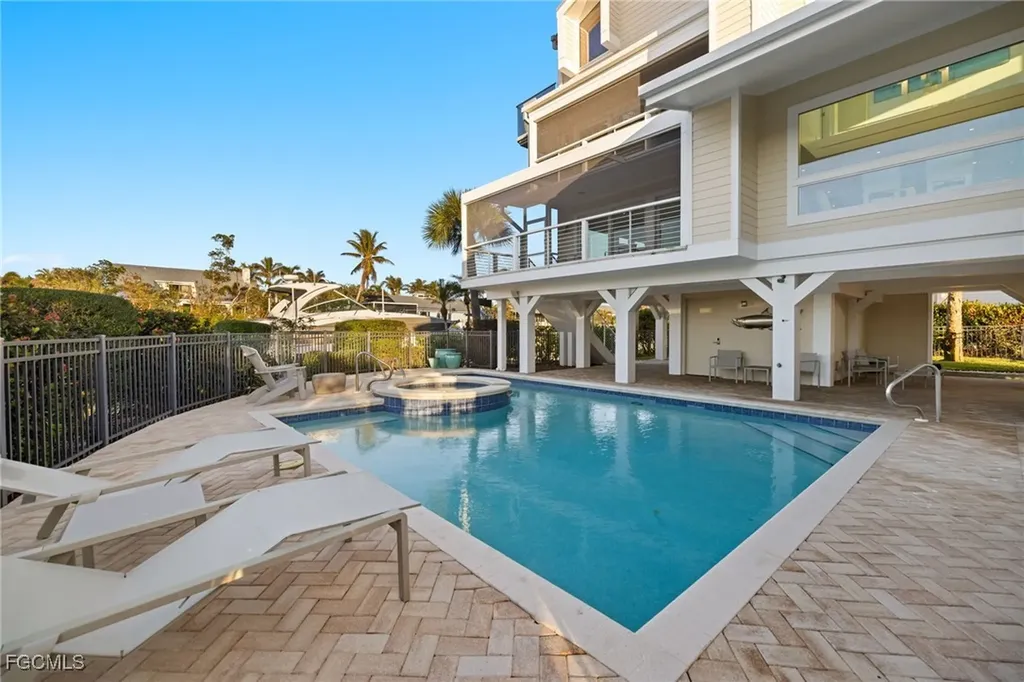 1290 Bay Drive Sanibel FL 33957