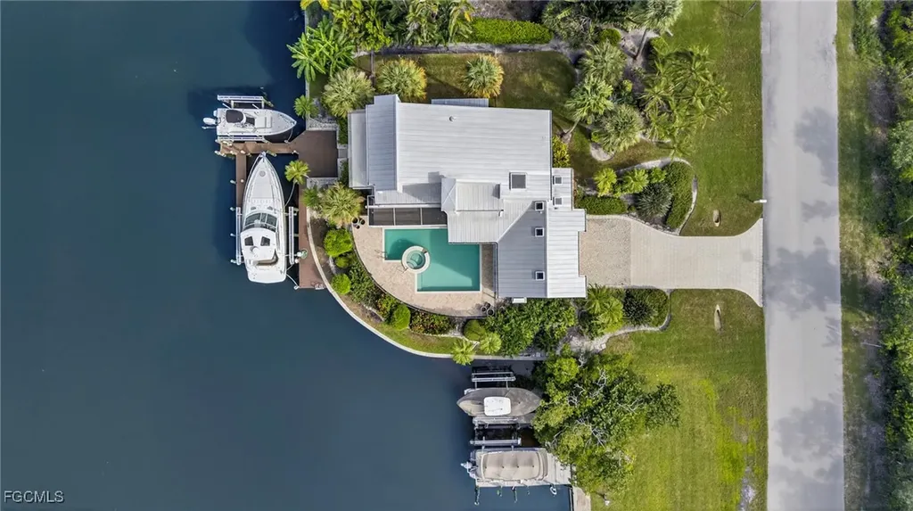 1290 Bay Drive Sanibel FL 33957