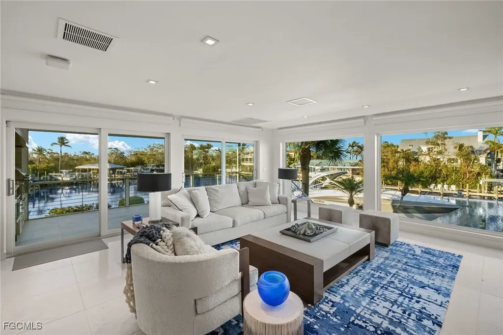 1290 Bay Drive Sanibel FL 33957
