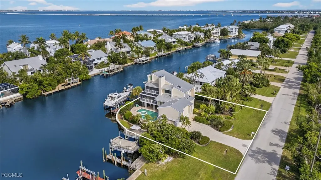 1290 Bay Drive Sanibel FL 33957