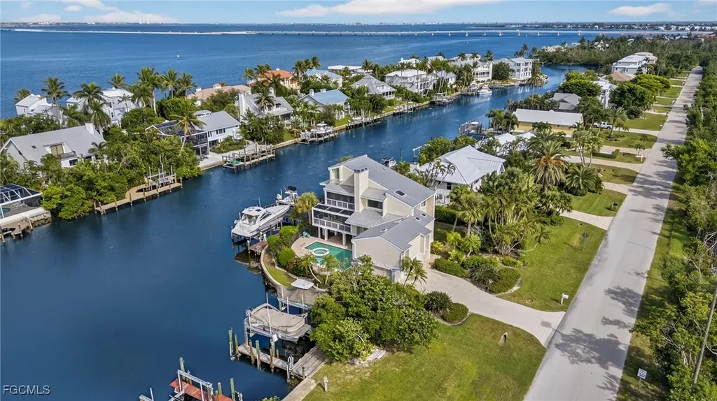 1290 Bay Drive Sanibel FL 33957