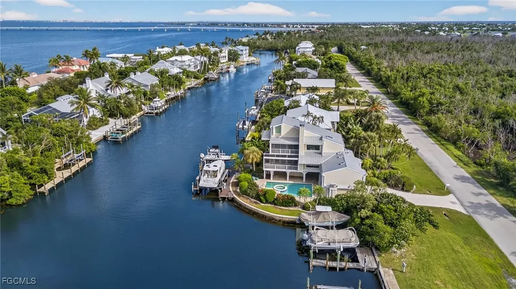 1290 Bay Drive Sanibel FL 33957