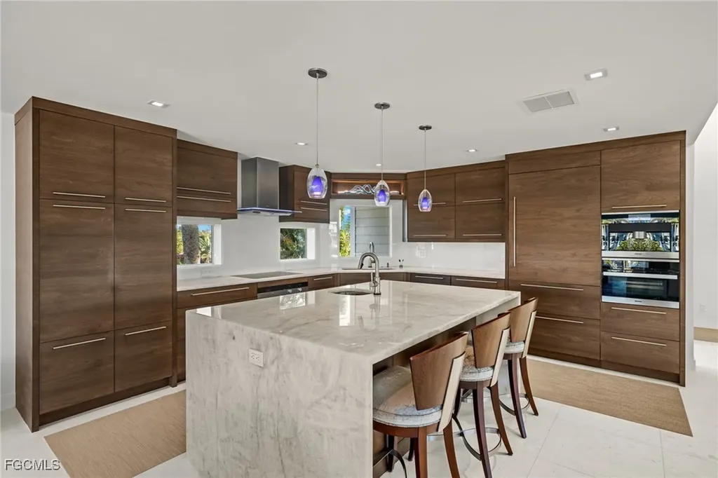 1290 Bay Drive Sanibel FL 33957