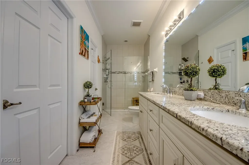 1051 Winding Pines Circle Cape Coral FL 33909