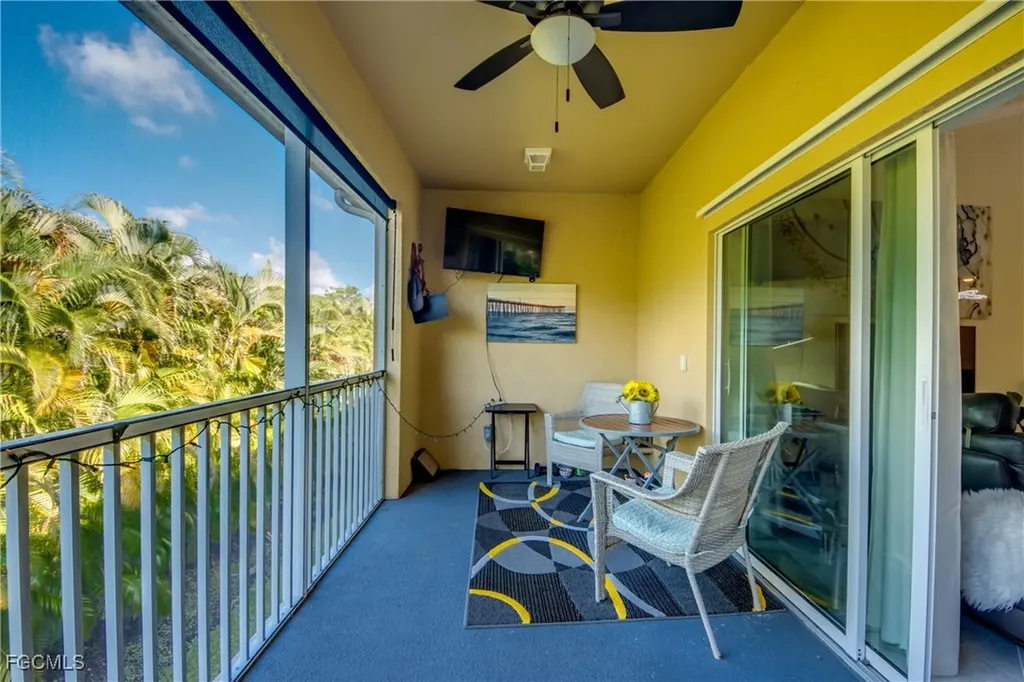 1051 Winding Pines Circle Cape Coral FL 33909