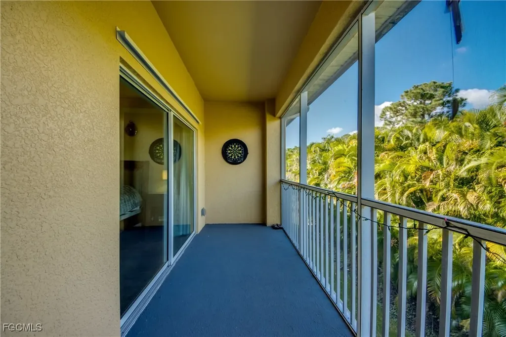 1051 Winding Pines Circle Cape Coral FL 33909