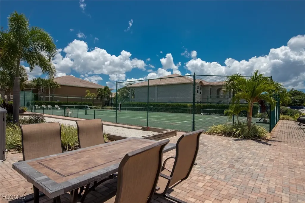 1051 Winding Pines Circle Cape Coral FL 33909