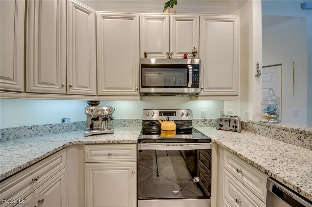 1051 Winding Pines Circle Cape Coral FL 33909