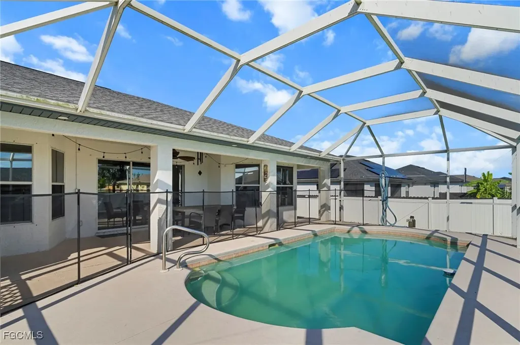 203 NW 4th Avenue Cape Coral FL 33993