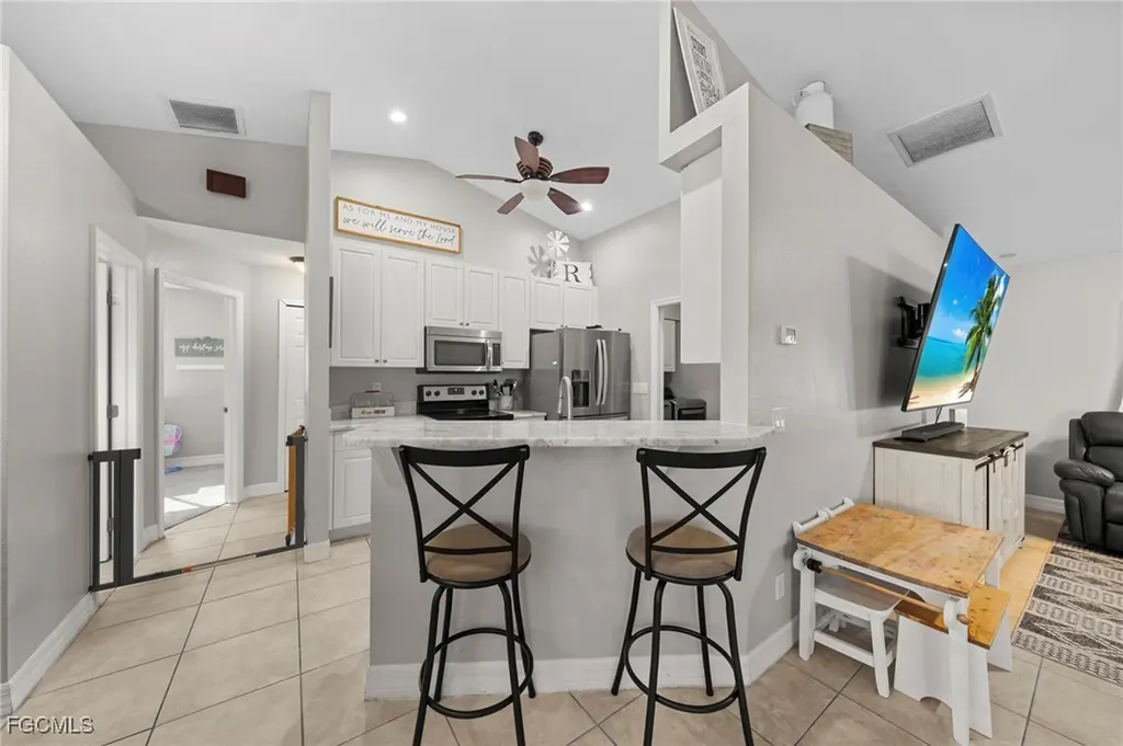 203 NW 4th Avenue Cape Coral FL 33993