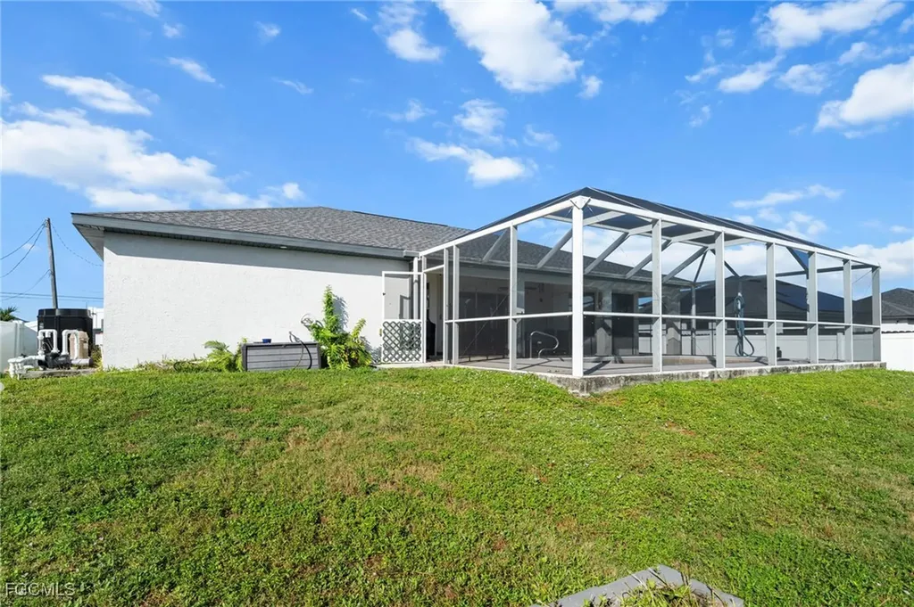 203 NW 4th Avenue Cape Coral FL 33993