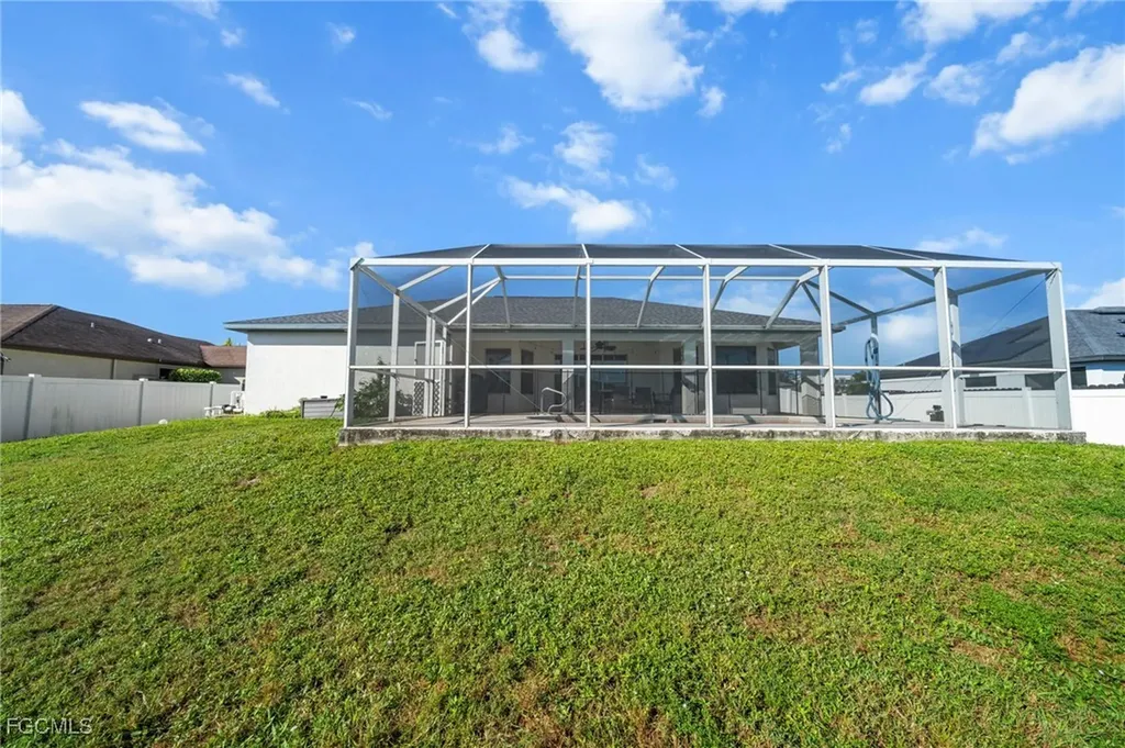 203 NW 4th Avenue Cape Coral FL 33993
