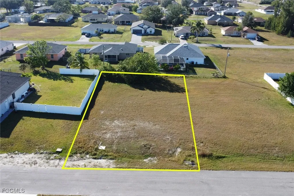 908 NE 18th Terrace Cape Coral FL 33909