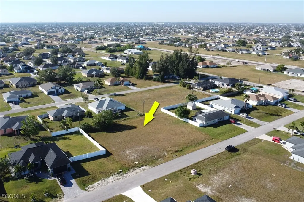 908 NE 18th Terrace Cape Coral FL 33909