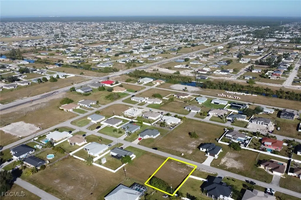 908 NE 18th Terrace Cape Coral FL 33909