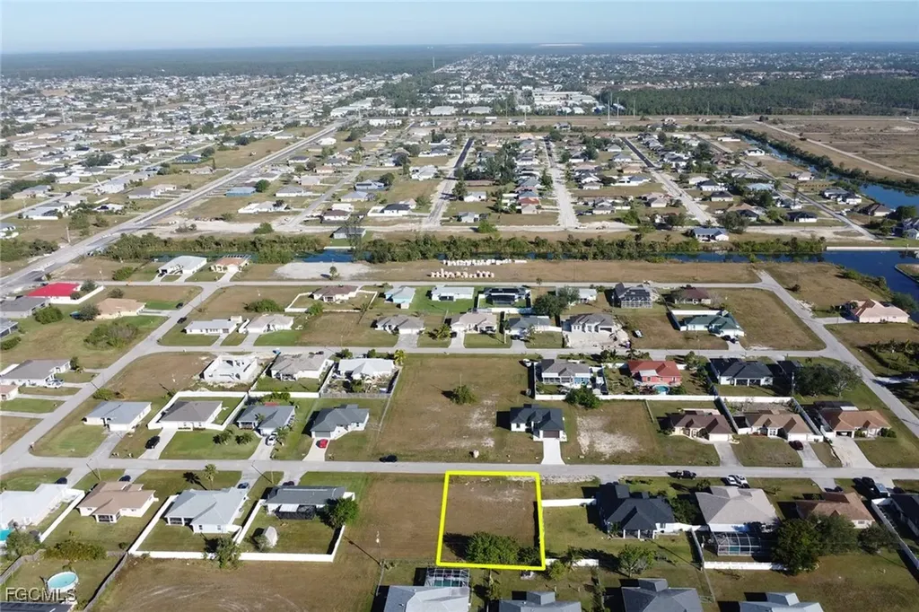 908 NE 18th Terrace Cape Coral FL 33909